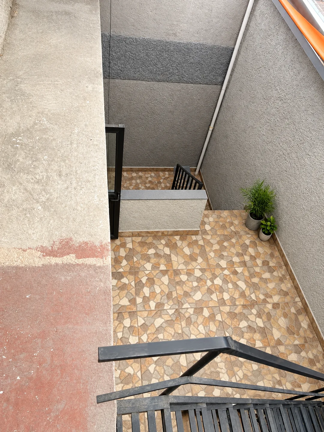 Vista del patio de Compás 38
